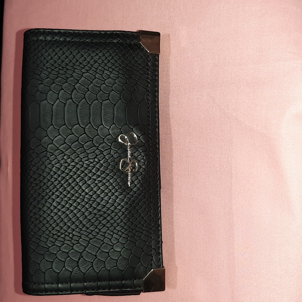 Jessica simpson Wallet new with out tag